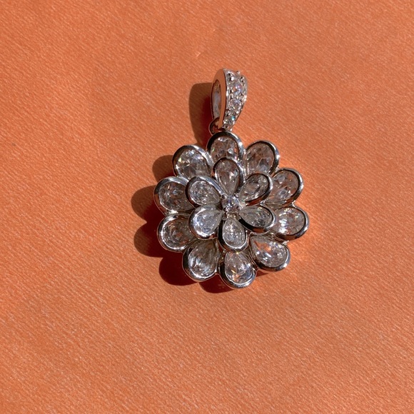 Sterling Silver Pendant CZ Flower Lovely - Picture 2 of 5